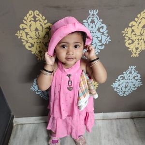 Meet your Posher, Pravina